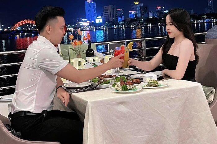 du thuyền sông Hàn Đà Nẵng có ăn tối