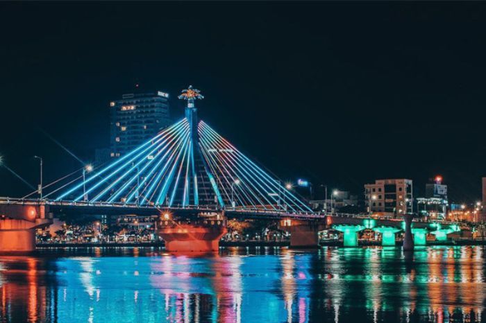 Cầu quay sông Hàn Đà Năng